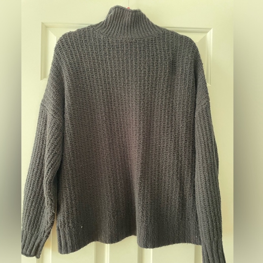 Black American Eagle turtleneck